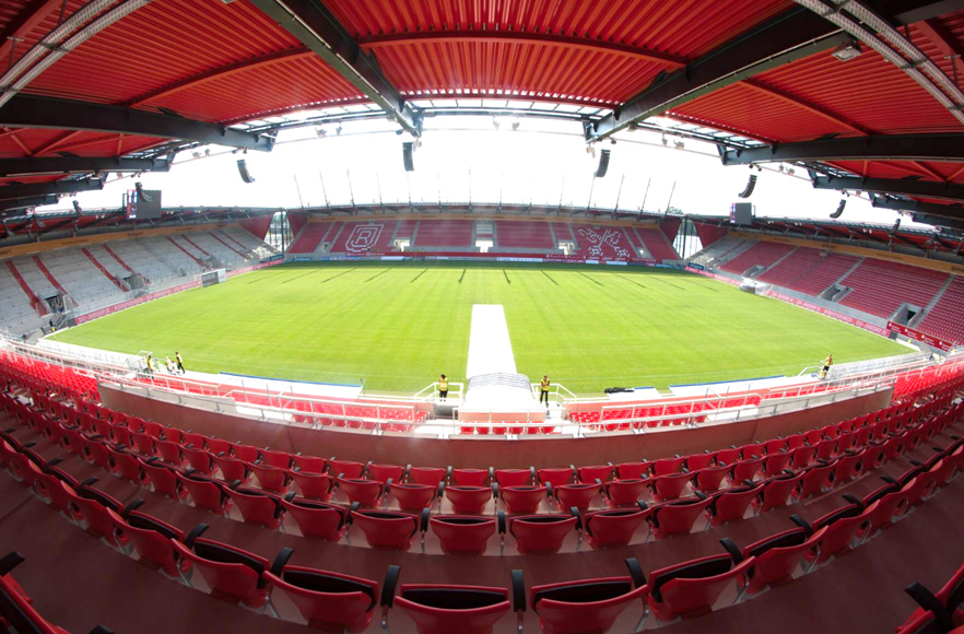 Absteiger Jahn Regensburg weiht neues Stadion ein | liga3 ...