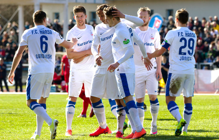 Hansa Rostock Aufstieg - FC Hansa Rostock: Brand kassiert ...